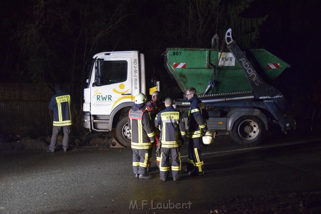 Container LKW umgestuerzt Koeln Brueck Bruecker- Dellbruecker Mauspfad P576.JPG - Miklos Laubert